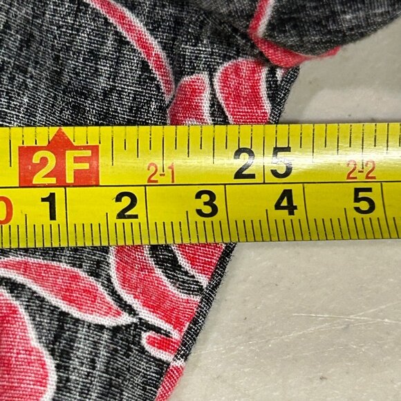 Malihini Hawaii Men's Button Shirt Size XL Reverse Print Red Floral EUC - Picture 9 of 10